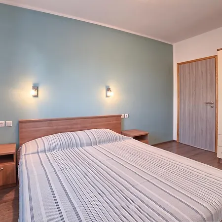 Cozy Paradiso With Pool Immersed In The Greenery *