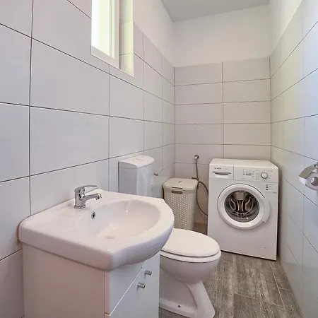 Cozy Paradiso With Pool Immersed In The Greenery *