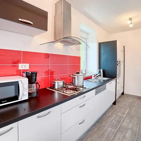 Cozy Paradiso With Pool Immersed In The Greenery * Marčana