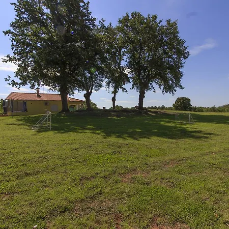 Cozy Paradiso With Pool Immersed In The Greenery Вилла