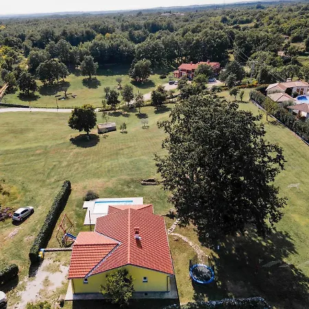 Cozy Villa Paradiso With Pool Immersed In The Greenery *