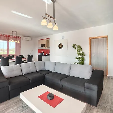 Cozy Paradiso With Pool Immersed In The Greenery Villa *