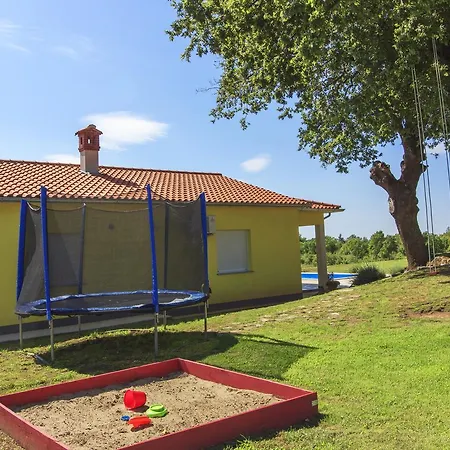 Cozy Paradiso With Pool Immersed In The Greenery *